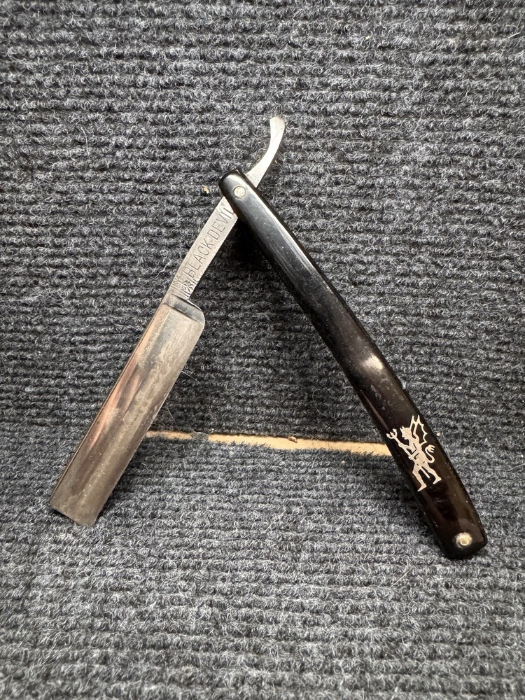 Antique Straight Razor “Black Devil”