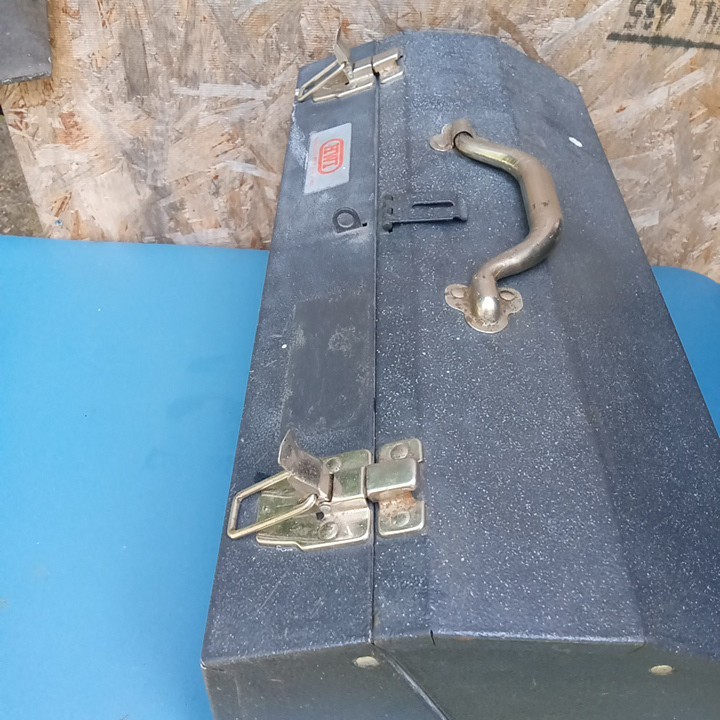 20" Cantilever Four Tray Tool Box