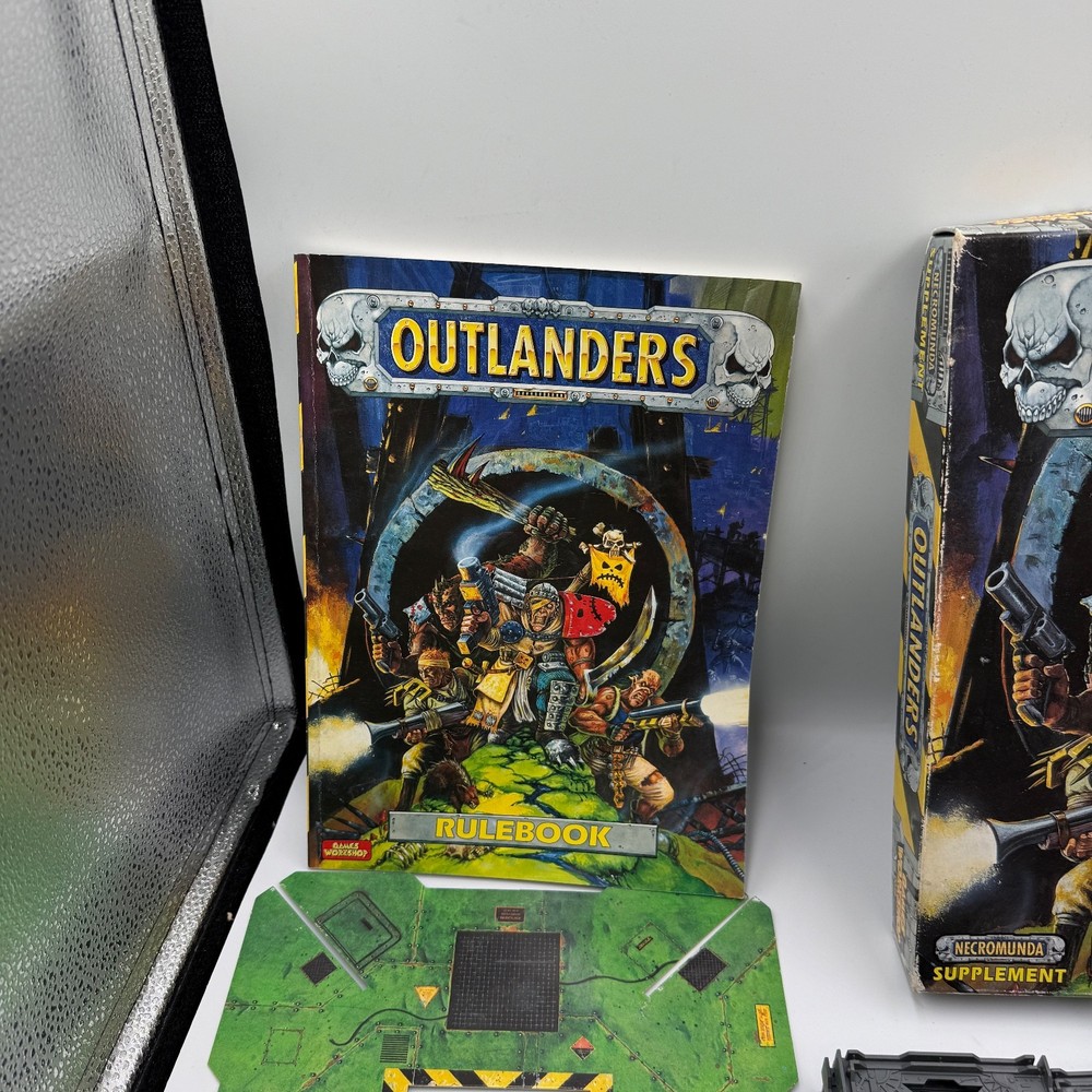 Warhammer 40k Outlanders Expansion Pack INCOMPLETE Read
