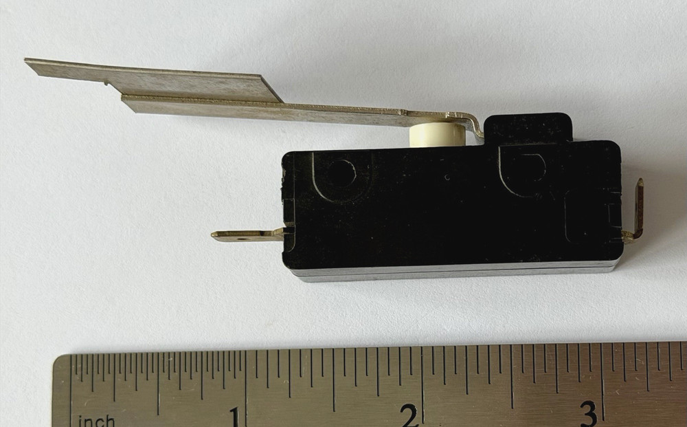 CHERRY E13,  15A SWITCH 125/250 VAC, NO, HINGE LEVER, NOS