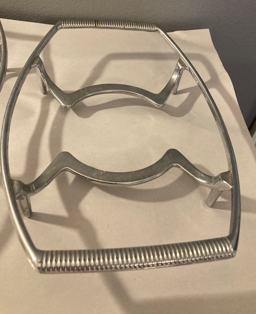 Corning Ware Metal Trivet Racks for 7" Dishes