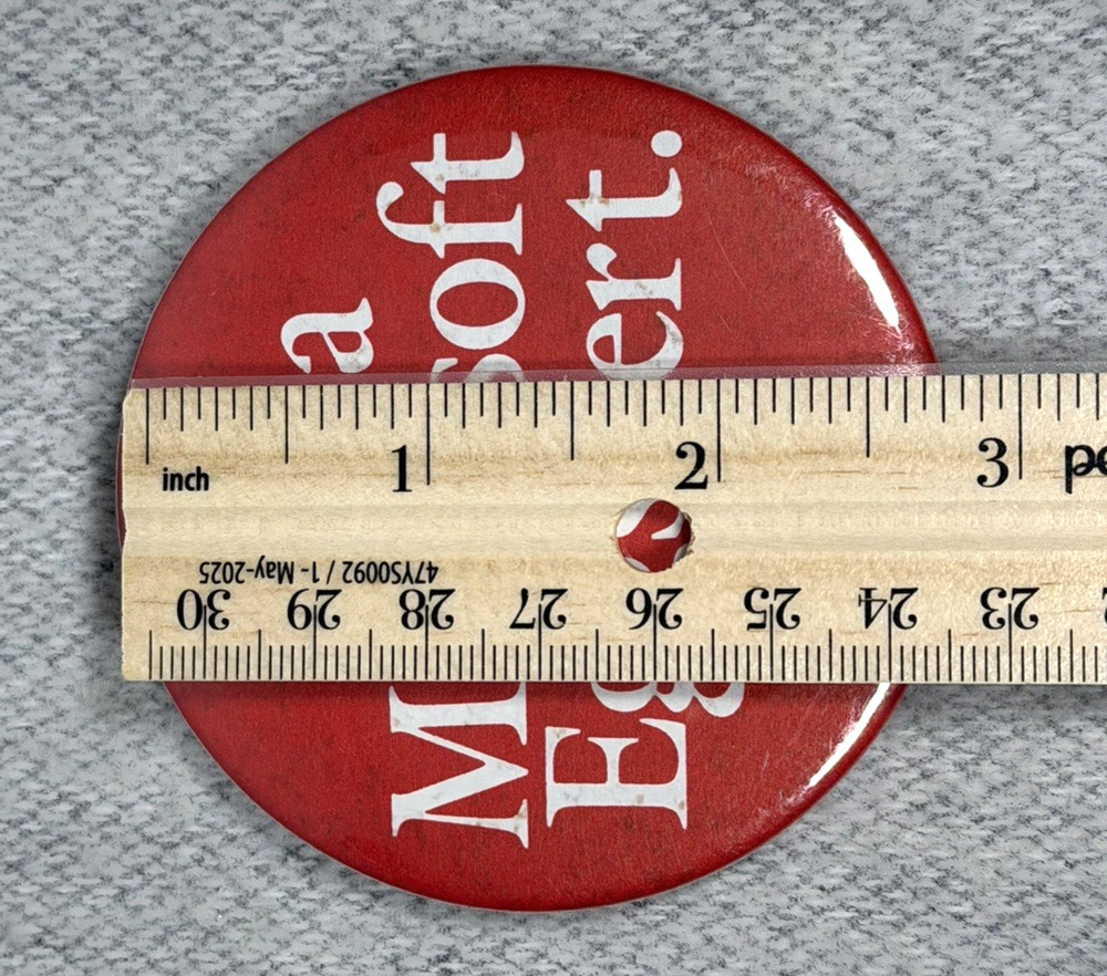Vintage Microsoft Eggspert Computer Tech Advertising Pinback Button