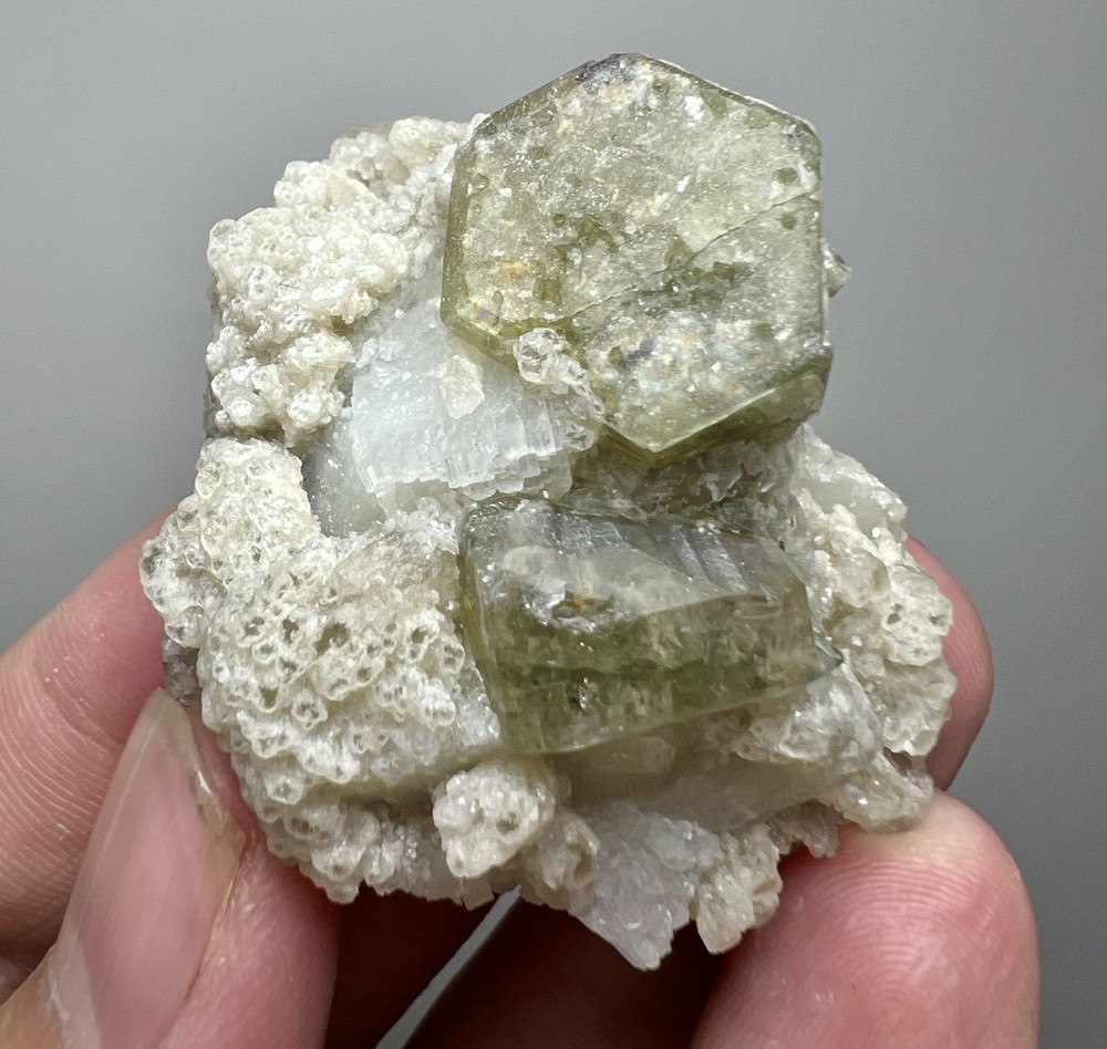 237 Ct. Fluorescent Rare Hexagonal Apatite Crystals, Mica, Unknown On Matrix @Af