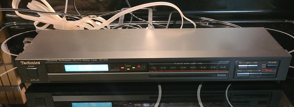 Technics ST-S75 AM/FM Digital Tuner