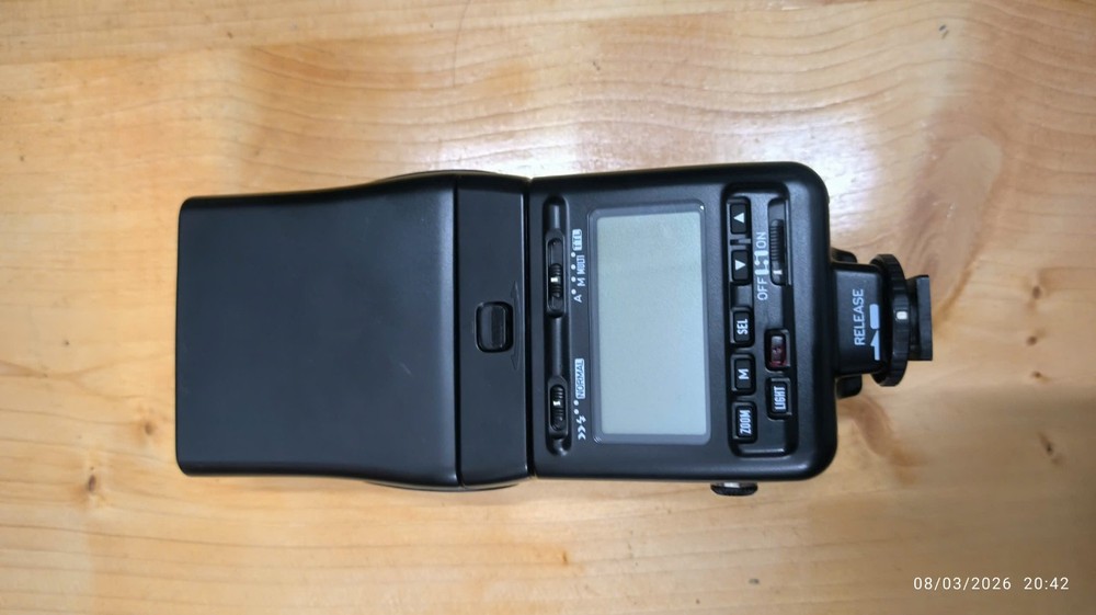 Contax TLA 360 Shoe Mount Flash Strobe Flash Camera Used