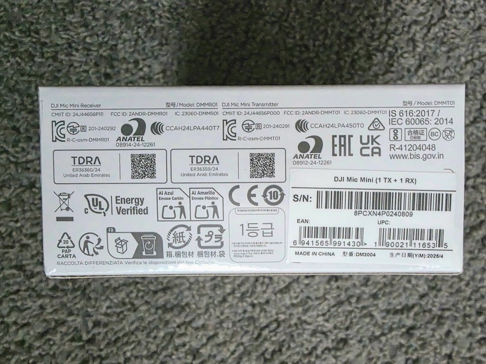 DJI Mic Mini (1 TX + 1 RX) Wireless Lavalier Microphone [iPhone/Camera/Android]