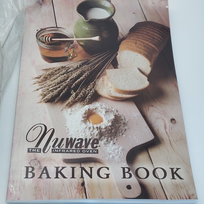 Nuwave Silicone Bakeware Set 8x8 Baking Pan Model 22111 with Baking Book NEW