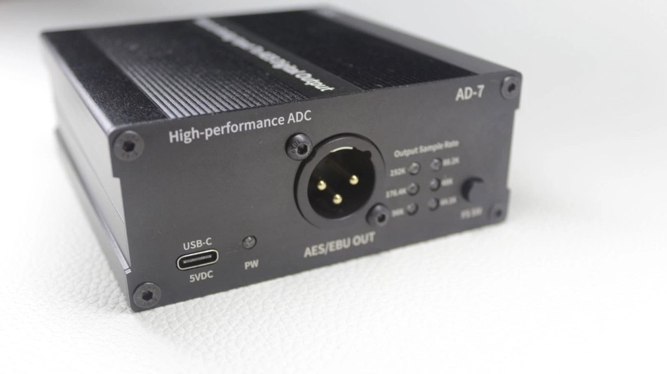 AES/EBU Analog to Digital Audio Converter Audio Encoder Balanced Stereo 24Bit