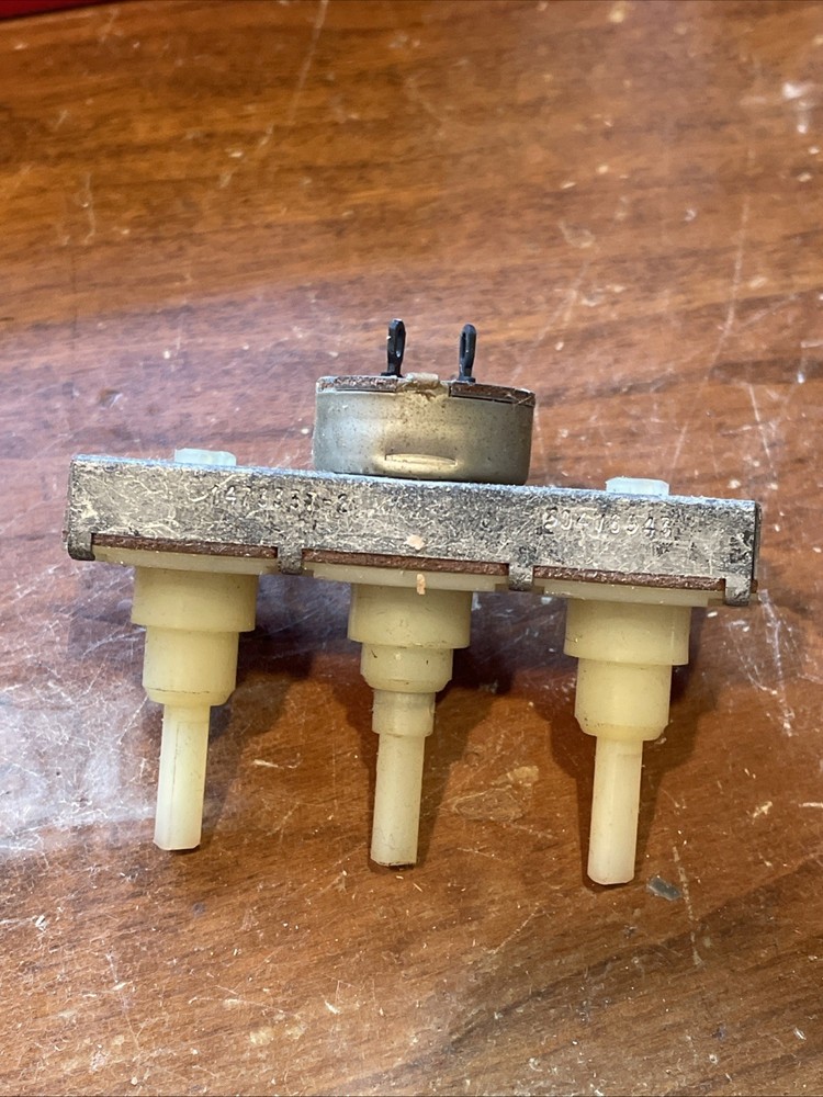 New Old Stock RCA Variable Resistor 3 Section Part # 130622