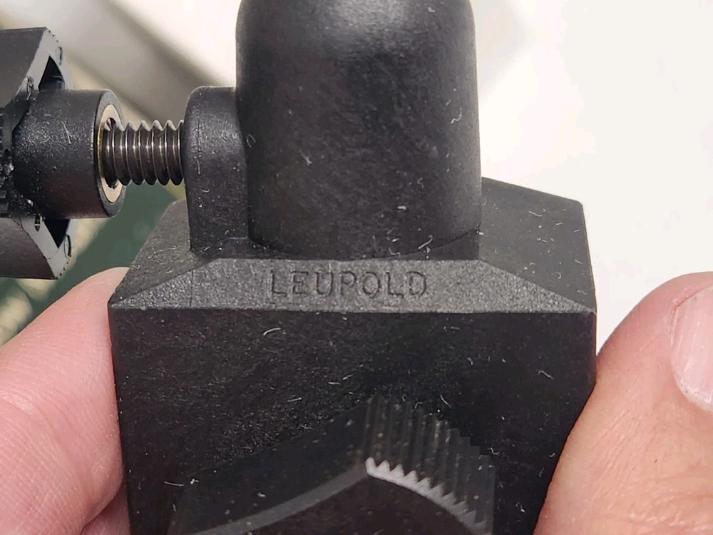 Leupold Vehicle Window Mount For Binoculars With Box