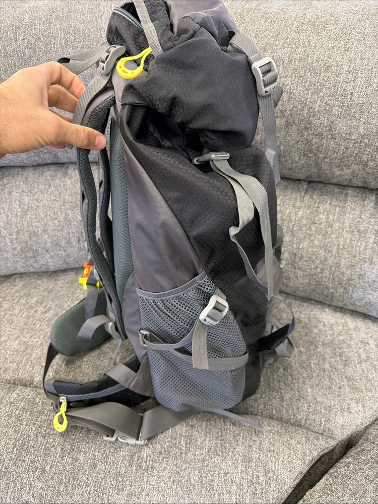 Soilder Blade 60 Electron Hiking Backpack Excellent Condition Adjustable Large