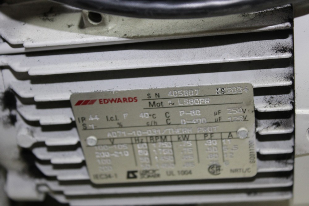 EDWARDS E1M18 18 VACUUM PUMP