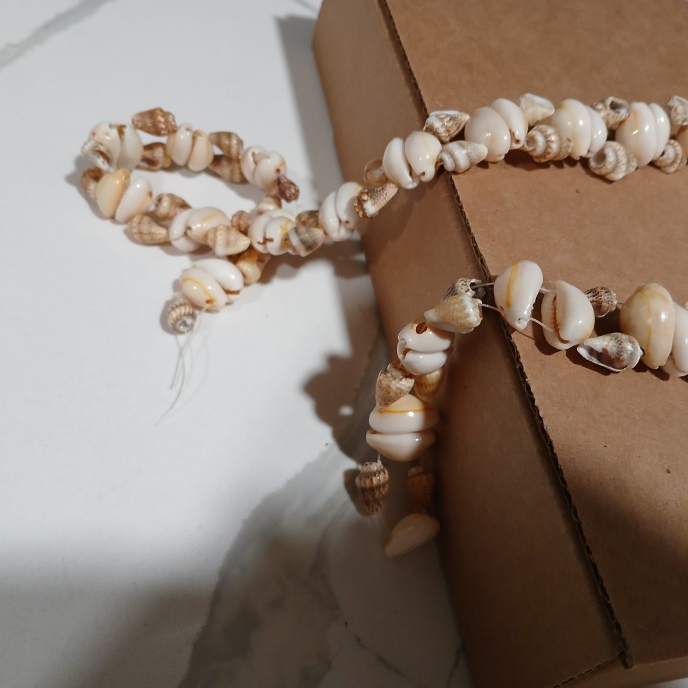 Broken Sea Shell Necklass With Small Holed SeaShells