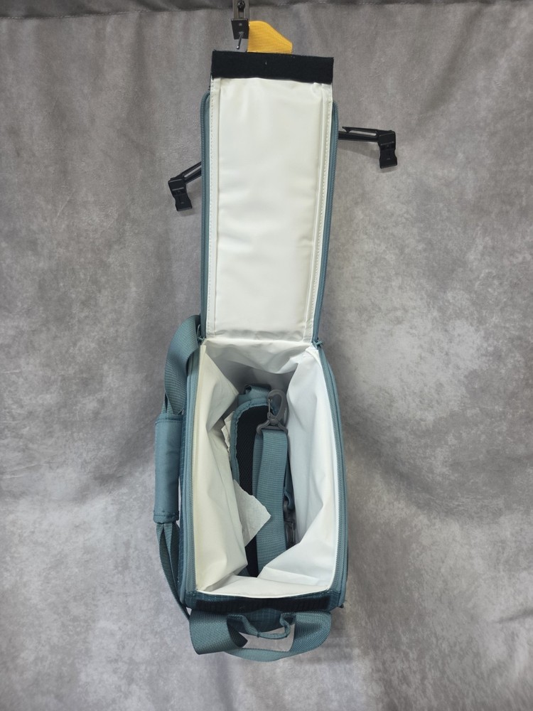 Quest 12 Can Cooler