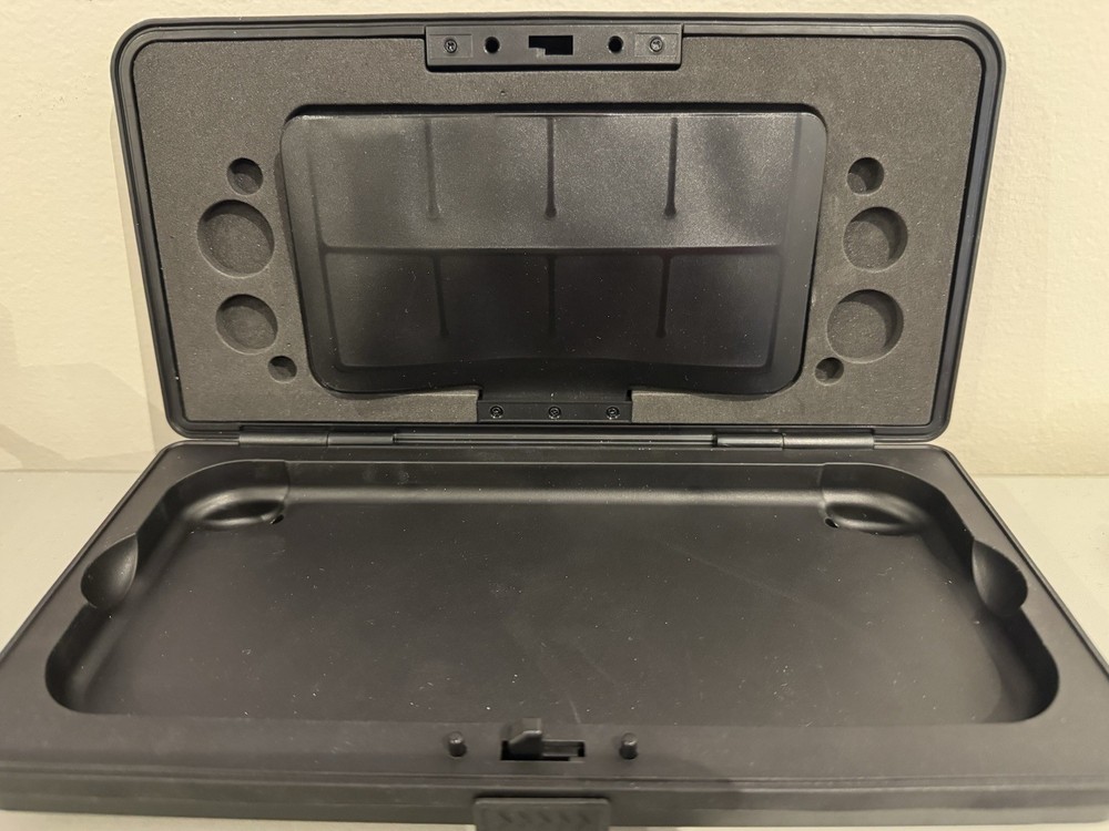 Nintendo Switch AmazonBasics Hardcover Cash For Original Switch - Nice Condition