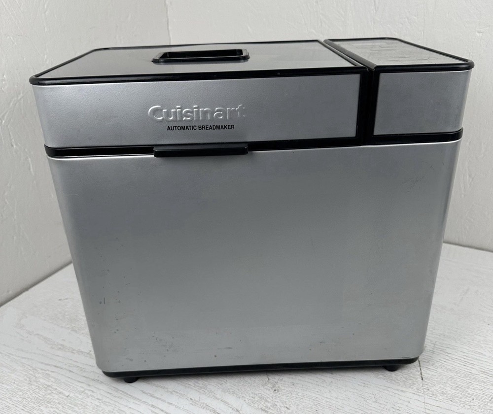 CUISINART CBK-100 2-Pound Programmable Breadmaker - Comes Manual & Attachments