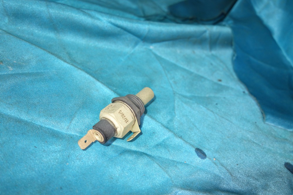 BMW e10 2002 e3 e9 temperature switch intake system temp switch intake system CS