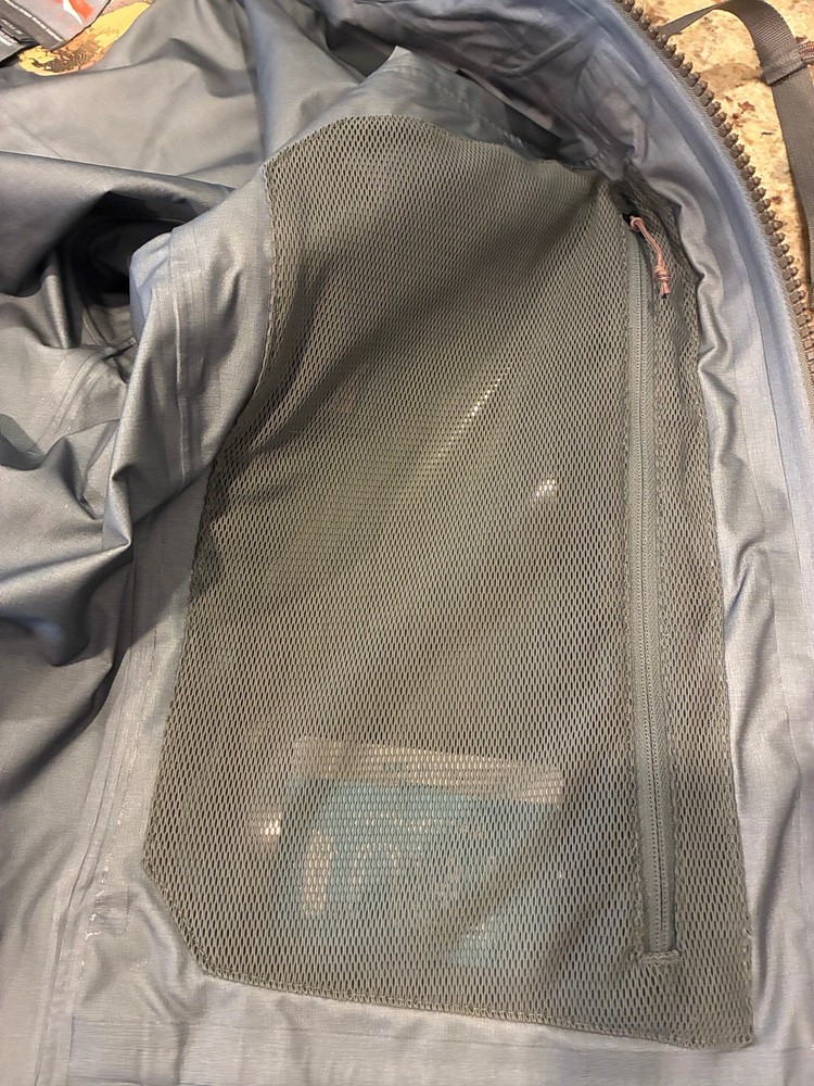 Sitka Delta Pro Wading Jacket Size Medium, Gore Tex Optifade Marsh