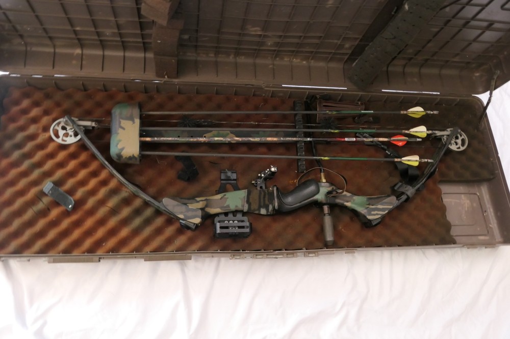 Carroll Intruder PSE Graphite Trebark Compound Bow With Soft Case