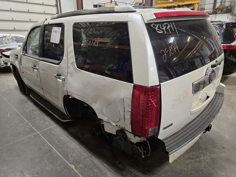 Camera/Projector Radar Unit Quarter Panel Mounted Fits 11-14 ESCALADE 1542160