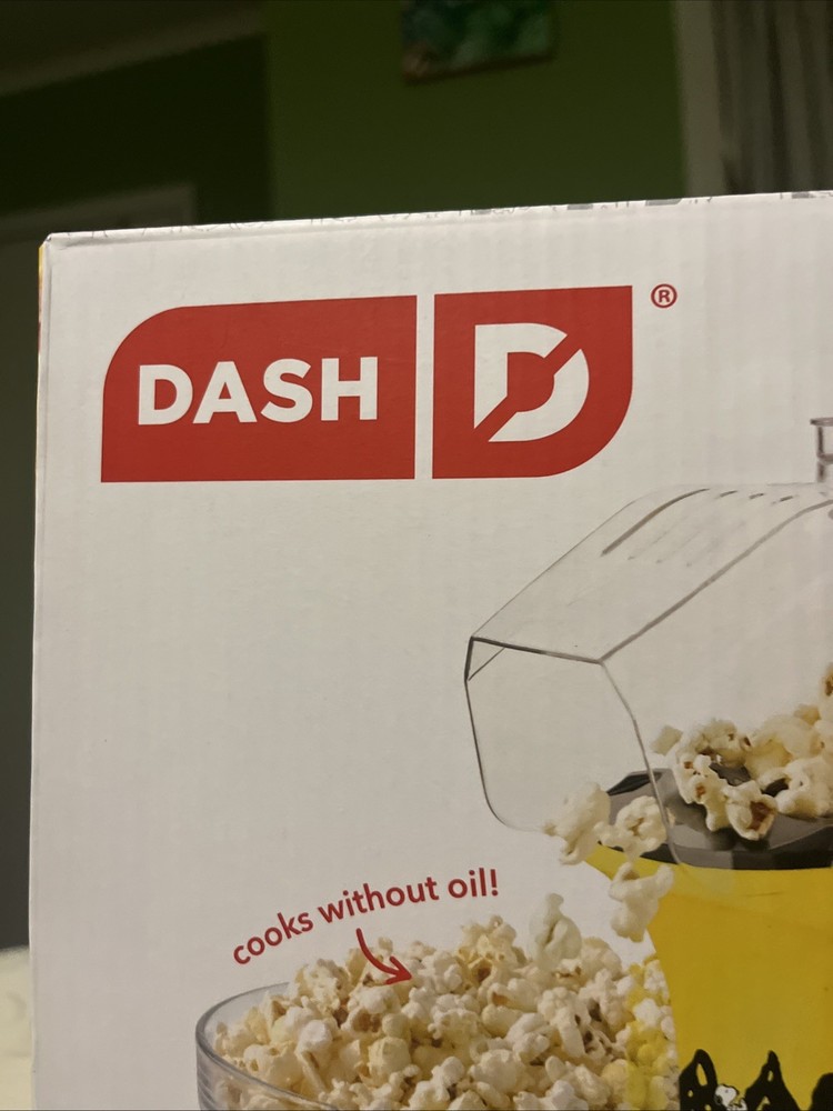 Peanuts x Dash Popcorn Maker