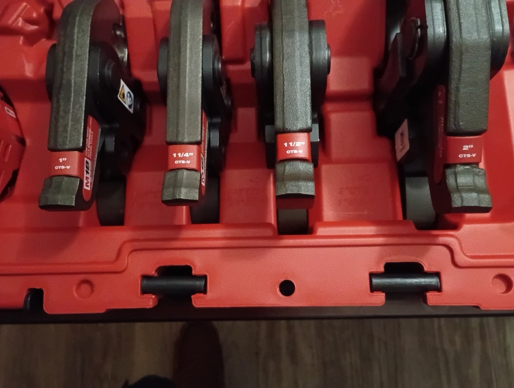 milwaukee 2922-22 m18 force logic press tool
