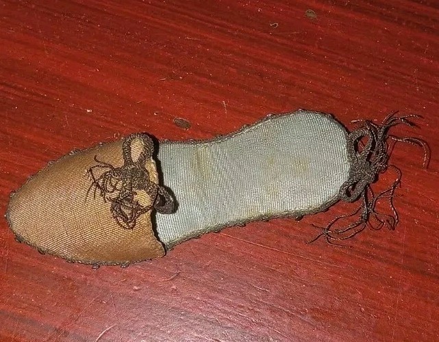 Victorian Silk Shoe/ Flat Mule Style Thimble Holder Circa 1850s