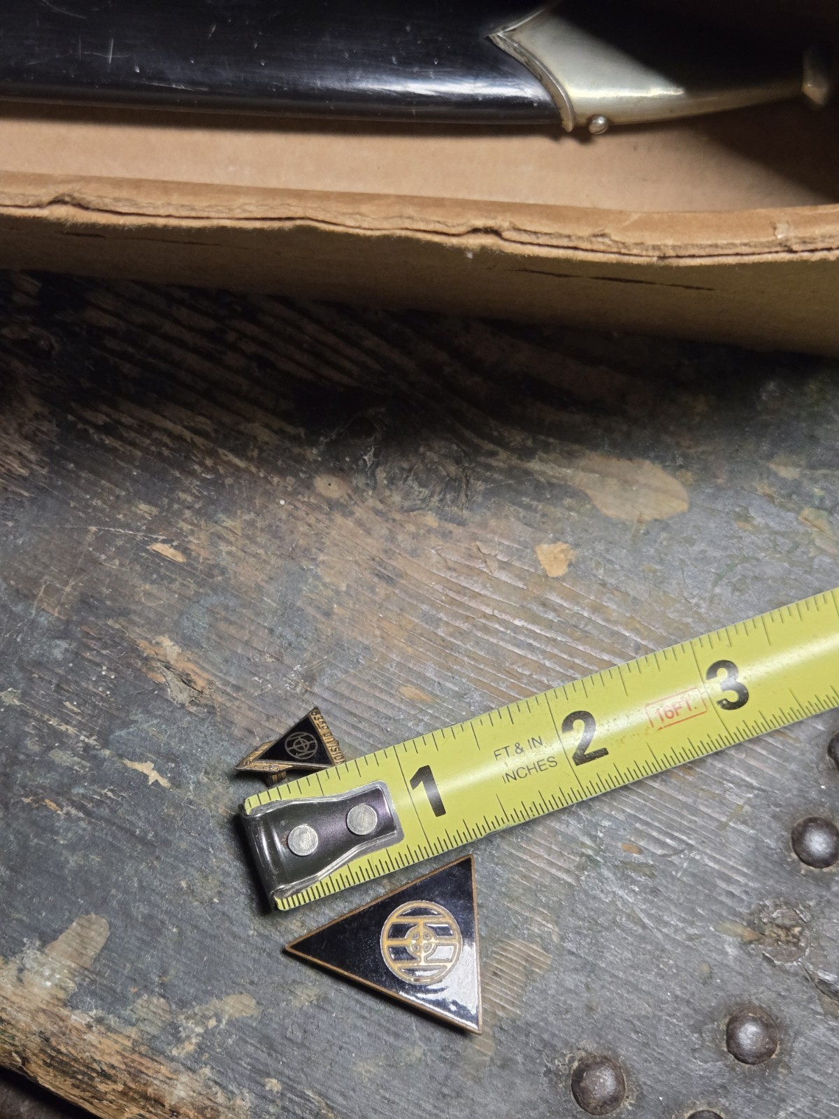 2 Vintage rare old WWII 83rd Infantry Division Thunderbolt DI Unit Crest Pin Lot