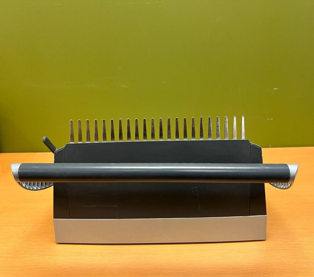 GBC ComBind C110 Binder Punch Comb Machine