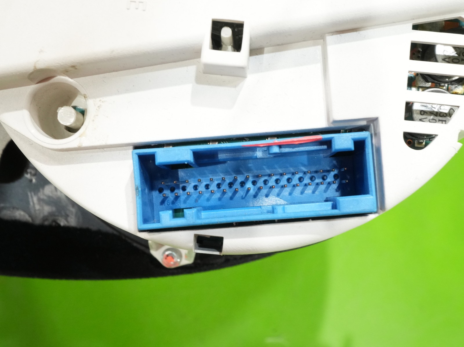 00-06 Audi TT OEM 8N1920980 gauge instrument cluster panel speedometer