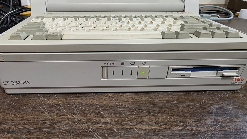 AEG Olympia LT 386/SX Computer FOR PARTS