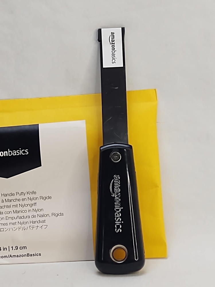 Amazon Basics 3/4" Stiff Nylon Handle Putty Knife