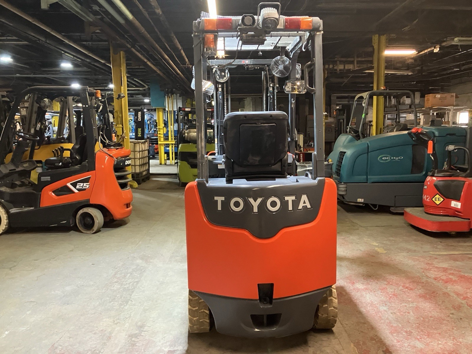 2021 Toyota 5000 LB Electric Forklift With SS and Triple Mast