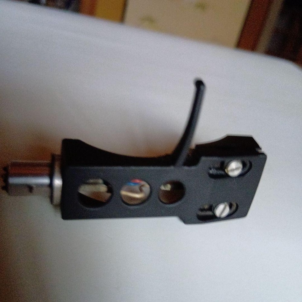 Technics genuine headshell with a 207C cartridge