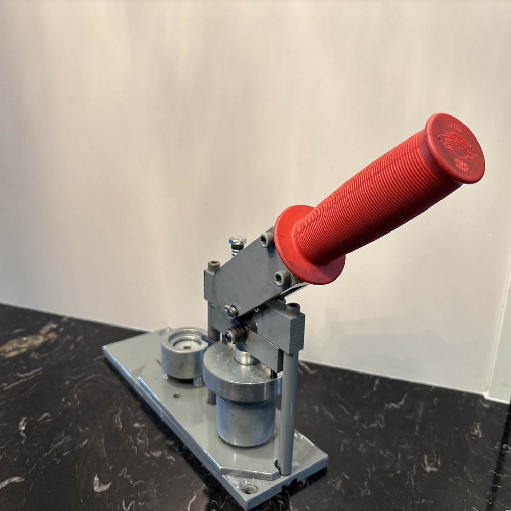 Tecre Model 100 1” Inch Round Button Making Machine