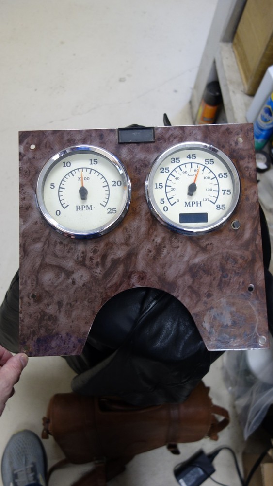 International Speedometer and Tach Cluster 3592575c91