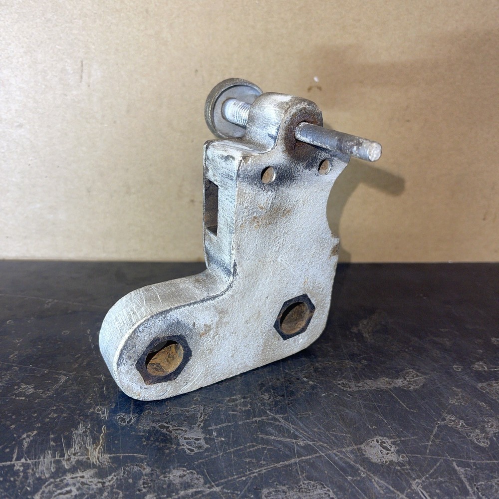 2 1/2HP Waterloo Contract Engine Push Rod Guide Holder Block Hit Miss Engine