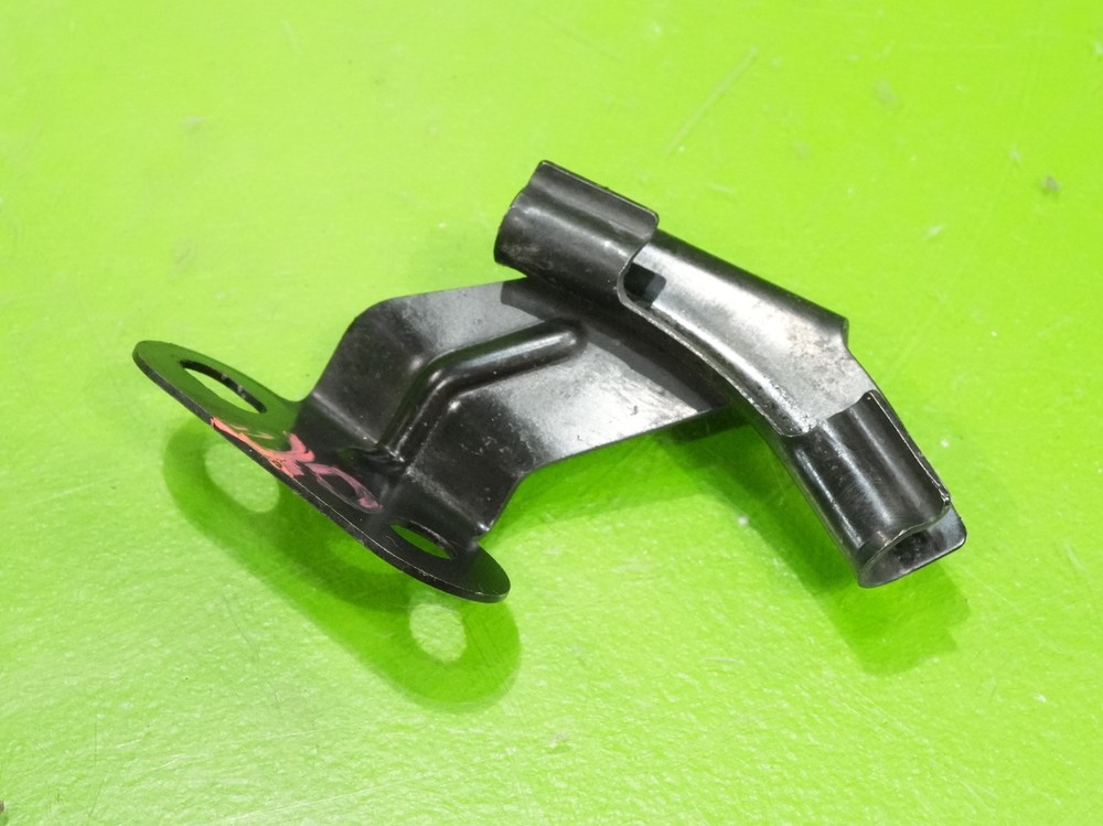 02-06 RSX OEM throttle cable bracket support