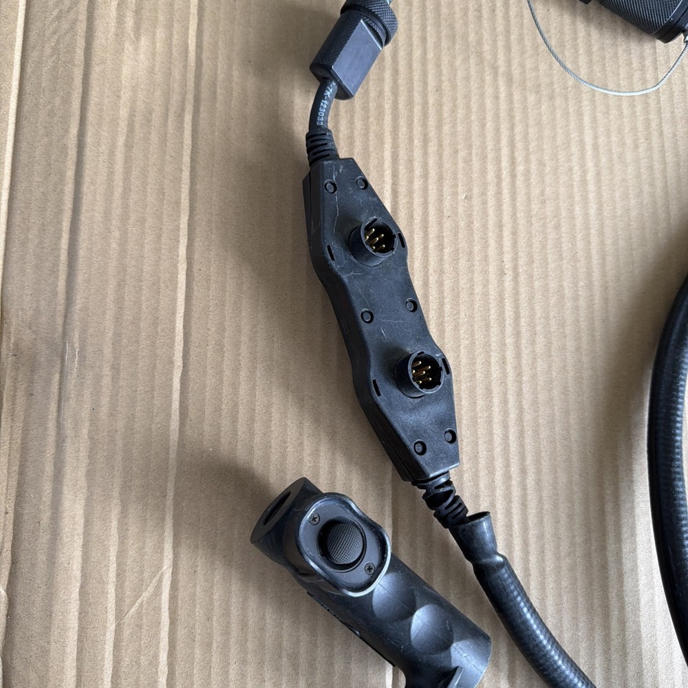 SureFire HellFighter UH-01D Light Cable Kit with Hand Grip Switch