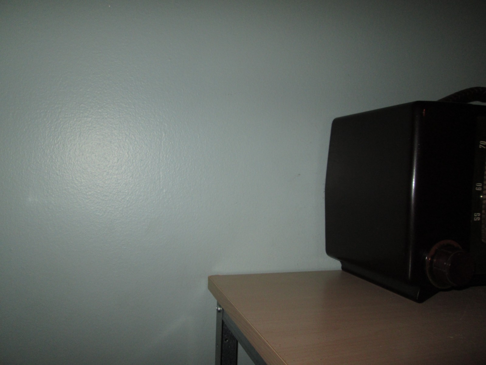 Zenith H-615 AM 6 Tube Bakelite Gold Trim Radio 1951 Vintage