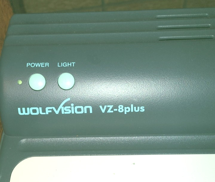 WOLFVISION VZ-8plus PROJECTER