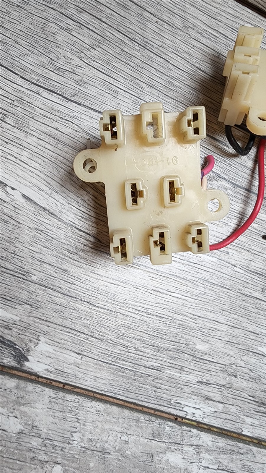 LaCrosse Cooler Vend Relay Sockets - Lot of 2