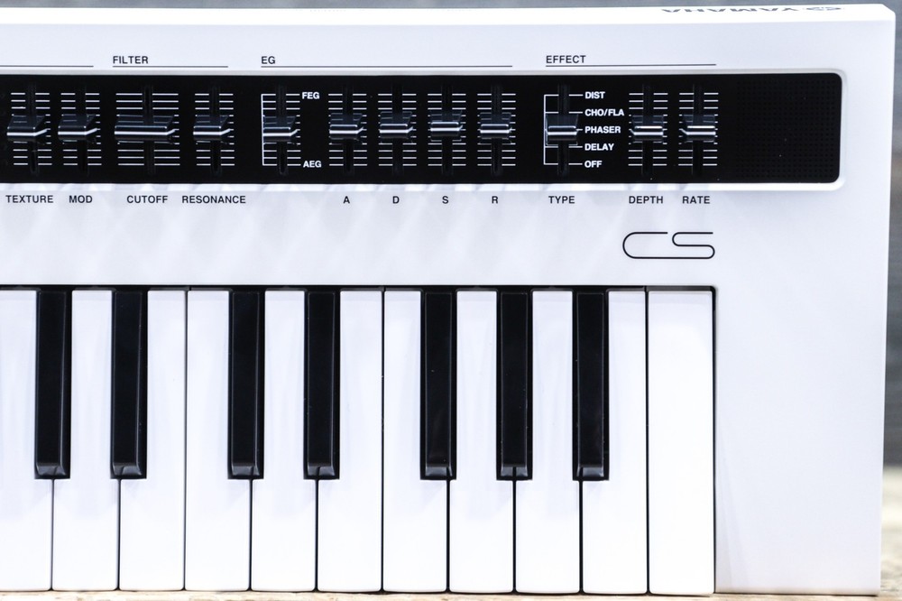 Yamaha Reface CS 8-Note Polyphonic Virtual Analog 37-Key Mobile Mini Synthesizer