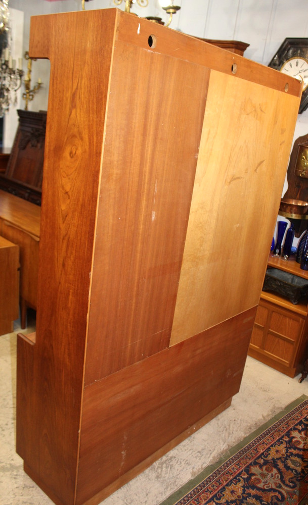 Mid Century Modern Teak Display Cabinet / Buffet / Sideboard W Light