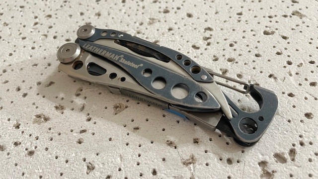 Leatherman Skeletool Stainless Steel Blue Multi Tool Pliers, Combo Blade Knife,