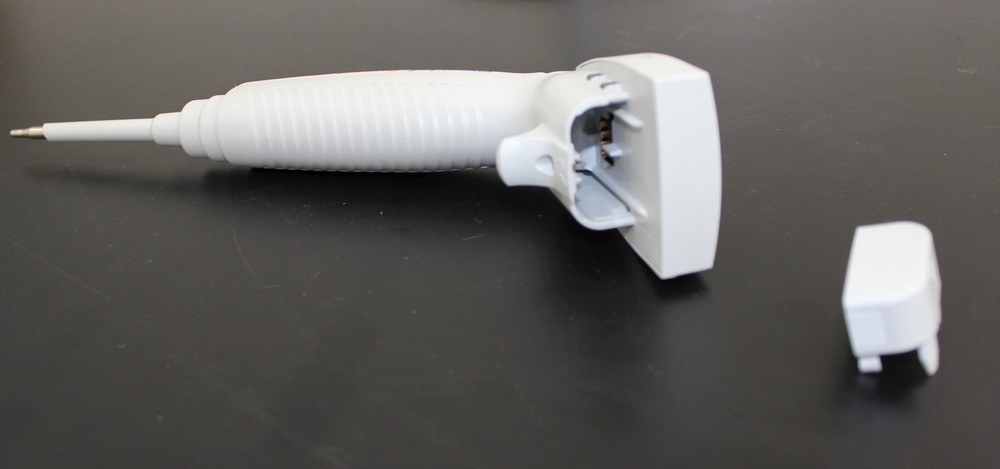 Eppendorf Research Pro Digital Pipette Adjustable 0.5-10ul, Include (3364307)