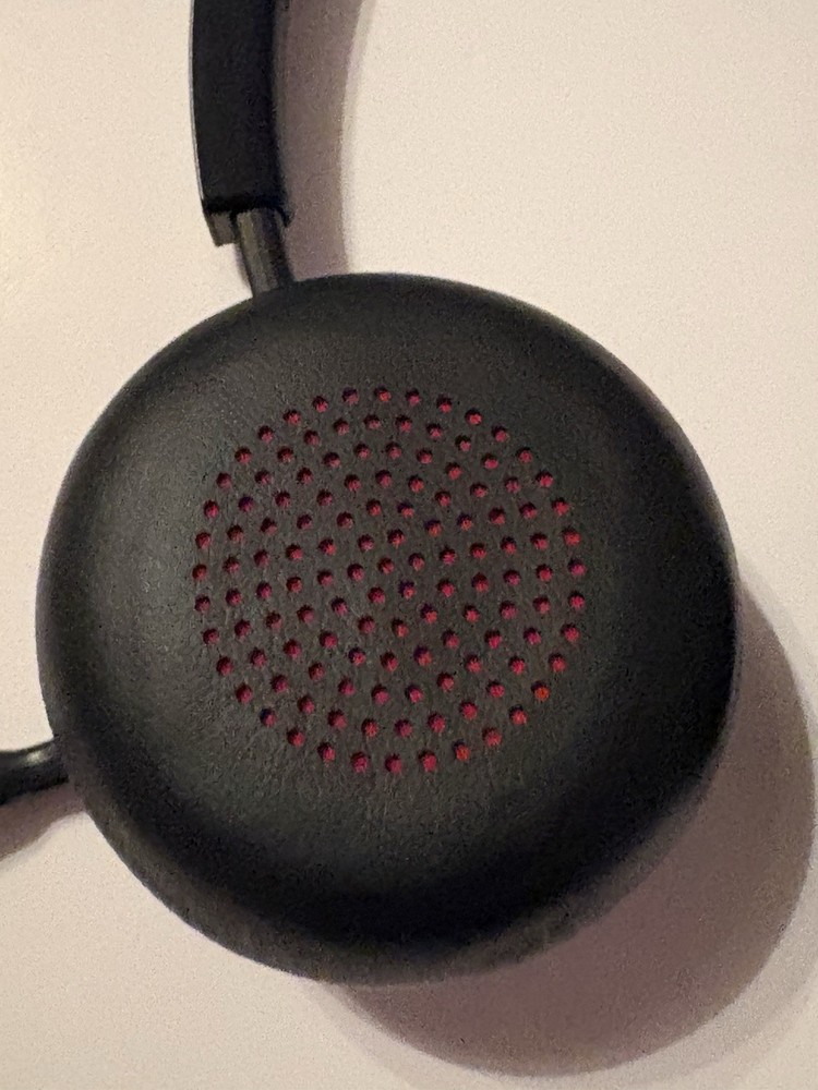 poly voyager focus 2 uc wireless headset