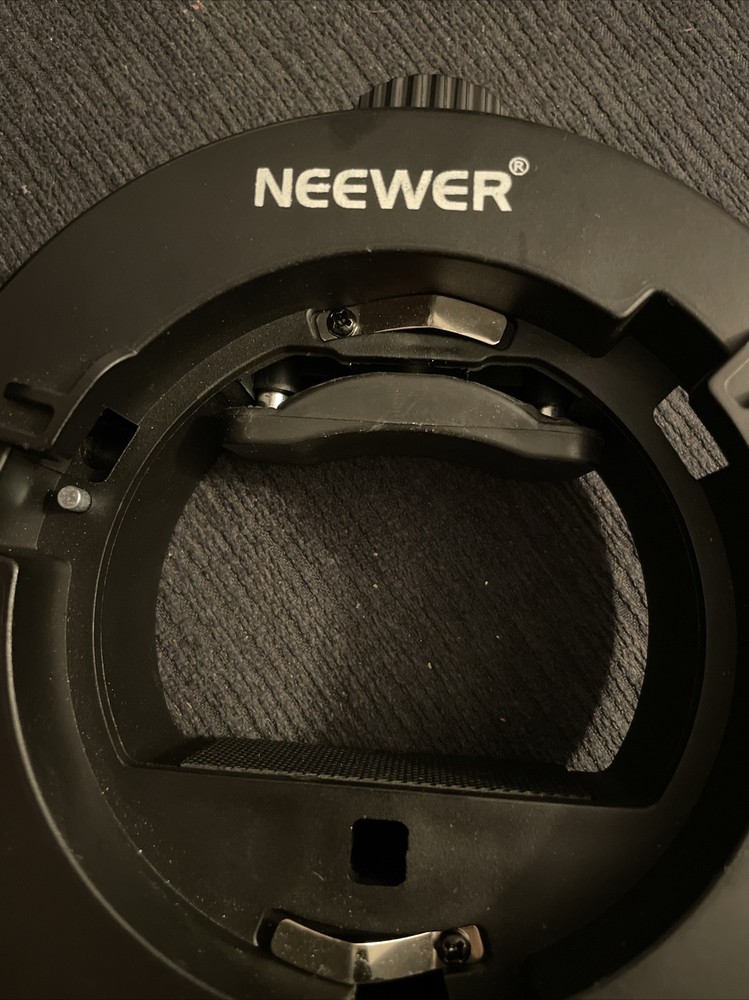 Neewer S-type Flash Speedlite Bracket Mount
