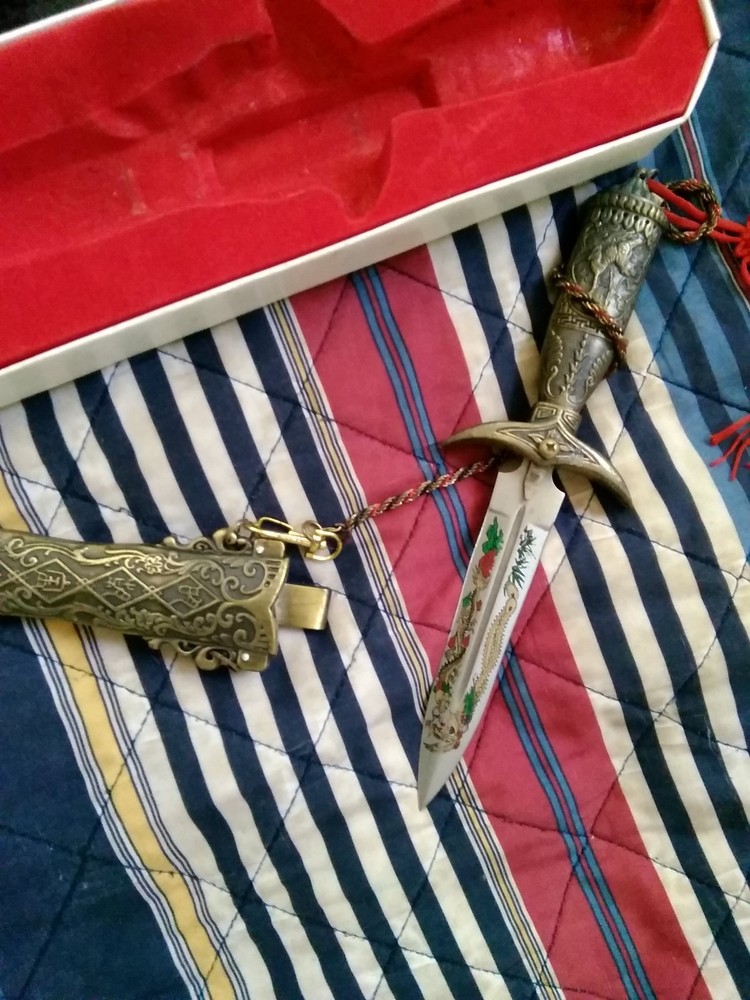 Decorative traditional chinese dagger