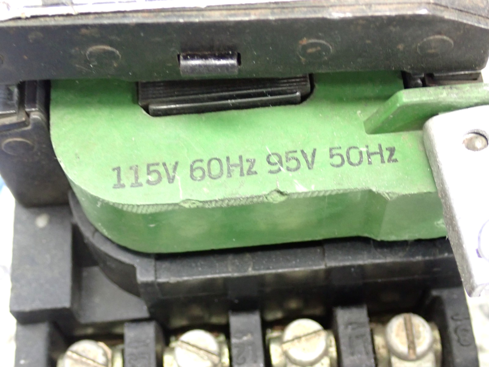 GE CR206C0 Size 1 3 Pole 27 Amp 600 Volt Starter 90/115 Volt Coil - Tested ST448